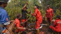 Palangka-Raa-Tim-Gabungan-Satgas-Karhutlan-Membuat-Sumur-Bor_1-768x512_1
