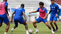 Pemain-Isenmulang-Kalteng-FC-menjalani-persiapan-menghadapi-Bali-United-setelah-laga-dipindahkan-dari-Palangka-Raya-ke-Gianyar-akibat-karhutla-dan-kabut-asap